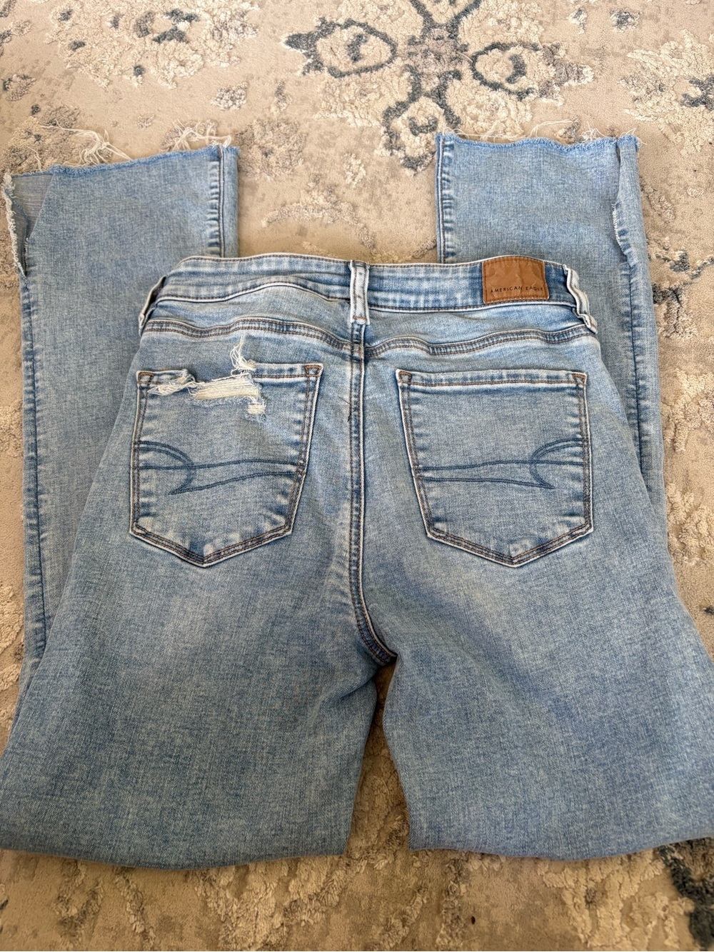 American Eagle Outfitters Light Blue Ripped Skinny kick jeans - Picture 7 of 7